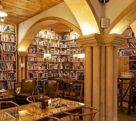 מלון The Literary Man 4*