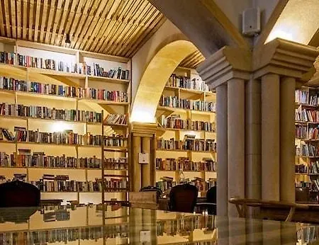 فندق The Literary Man