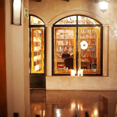 מלון The Literary Man 4*