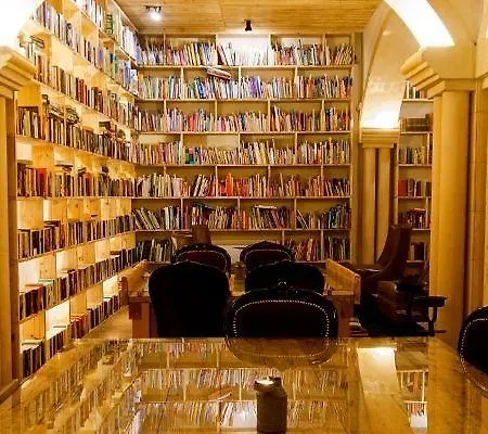 The Literary Man Hotel Óbidos