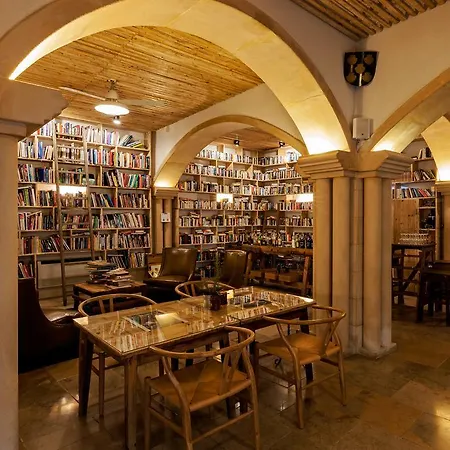 מלון The Literary Man 4*