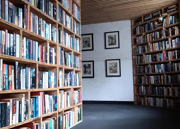 מלון The Literary Man 4*