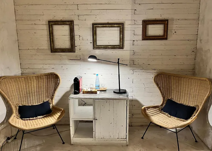 מלון The Literary Man 4*